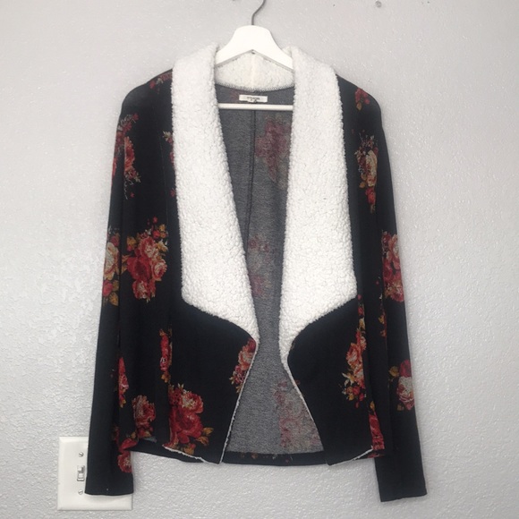 Donated Maurices Floral Sherpa Open Cardigan EUC Size Small - Picture 9 of 13
